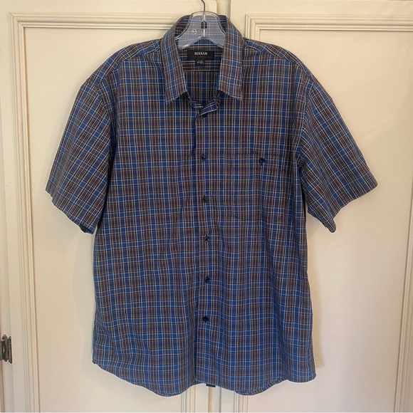 Mens plaid short sleeved button down shirt - Picture 1 of 3
